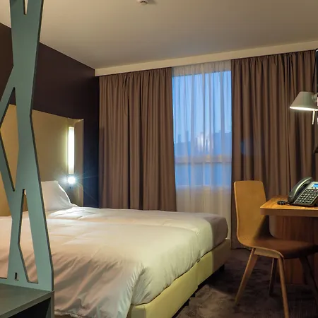 Flag Hotel